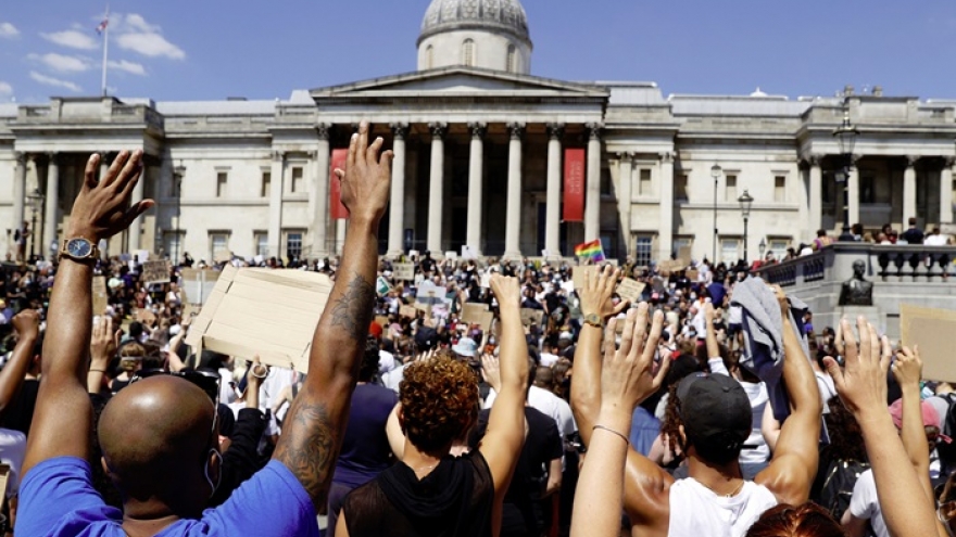 Sau Covid-19, Mỹ và châu Âu đối phó với biểu tình lan rộng