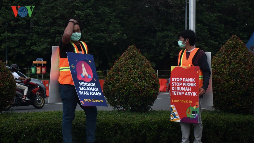 Hơn 17.000 người Indonesia tham gia tình nguyện viên chống Covid-19