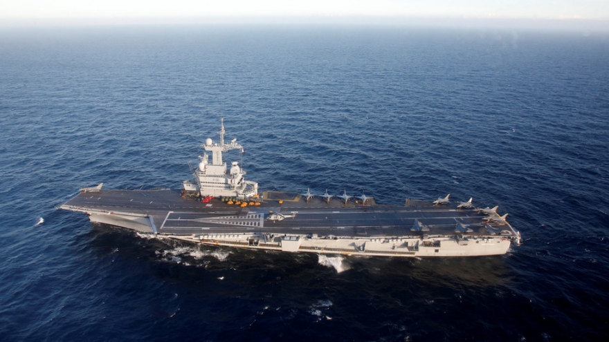 Hàng chục thủy thủ trên tàu sân bay Pháp có triệu chứng mắc Covid-19