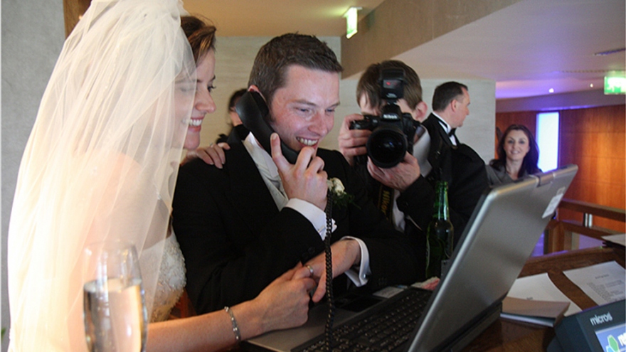 UAE ra mắt dịch vụ đăng ký và tổ chức kết hôn trực tuyến