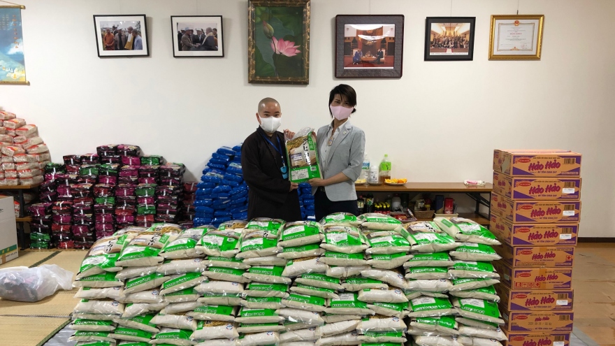 Lan tỏa tinh thần “Lá lành đùm lá rách” trên đất nước mặt trời mọc