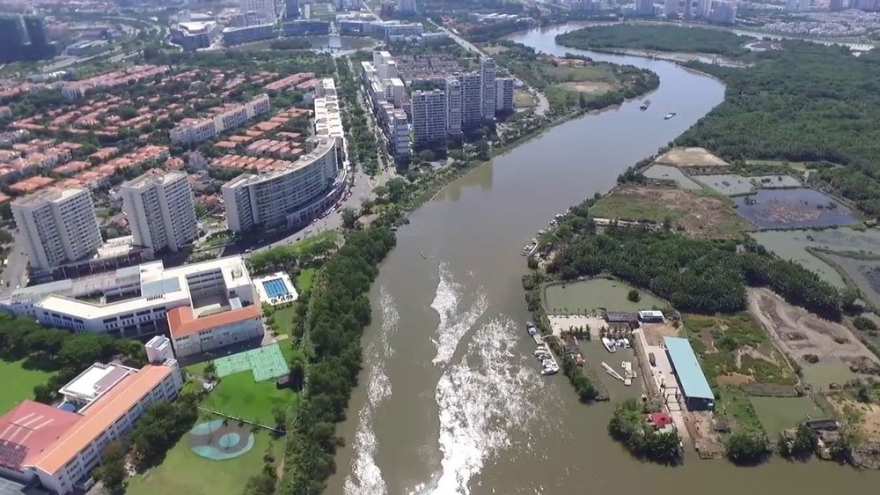 Người dân khu Nam TP HCM khổ vì mùi hôi thối từ bãi rác Đa Phước