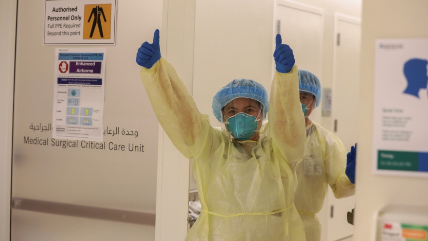 UAE hỗ trợ hơn 1.000 tấn đồ bảo hộ, thực phẩm và thuốc men chống Covid-19