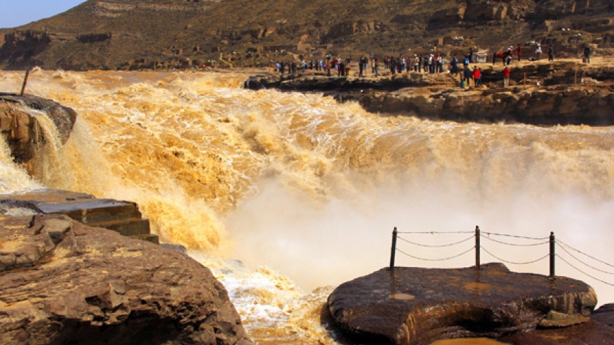 Trận lũ số 2 xuất hiện trên sông Hoàng Hà (Trung Quốc)