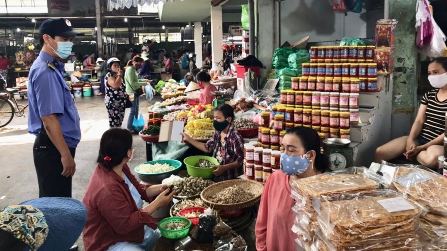 Đà Nẵng xử lý nghiêm người vào chợ không đeo khẩu trang