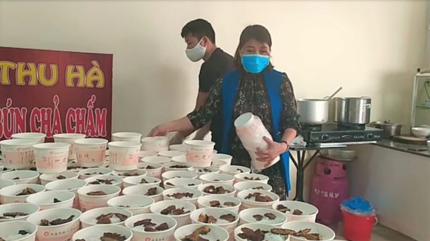 Người dân Lai Châu sát cánh cùng các lực lượng chống dịch