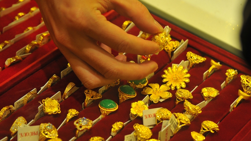 Giá vàng SJC tăng dần lên ngưỡng 49 triệu đồng/lượng