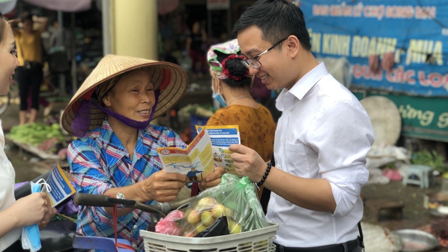 Lĩnh lương hưu BHXH tự nguyện: Cảnh già không phải lụy con!