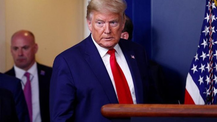 Trump sa thải quan chức giám sát gói cứu trợ Covid-19 hơn 2.000 tỷ USD