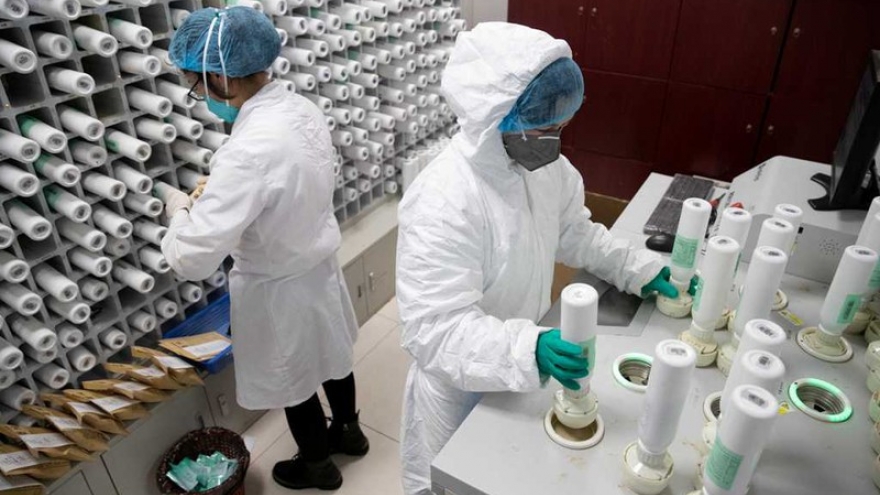 Trung Quốc có mục đích gì sau những chuyến hàng viện trợ chống Covid-19?