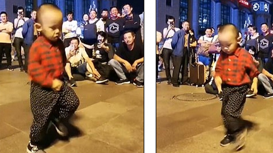 “Vua nhảy” nhí Trung Quốc gây sốt với màn vũ đạo “yêu không thể tả“