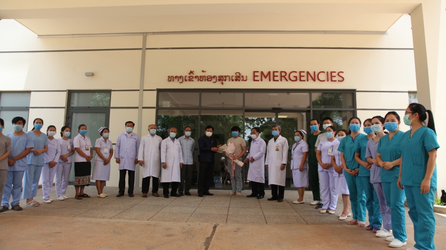 Bệnh nhân Covid-19 cuối cùng của Lào xuất viện