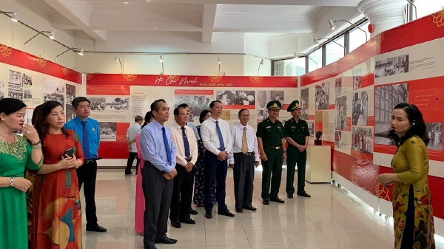 Triển lãm “Hồ Chí Minh-Những nét phác họa chân dung”