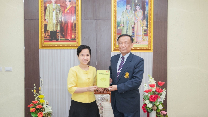 Xuất bản sách về Chủ tịch Hồ Chí Minh bằng tiếng Anh tại Thái Lan