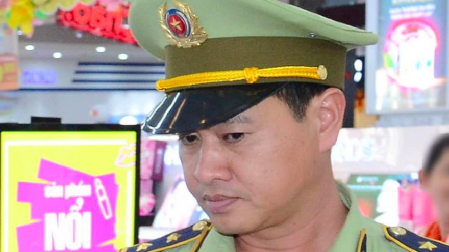 Đình chỉ cán bộ QLTT vì quan hệ nam nữ thiếu trong sáng