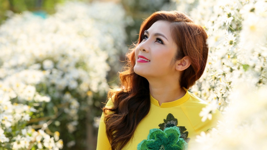 NSƯT Diệu Hương hát ca Huế ngọt ngào “Mười thương chống dịch Covid“