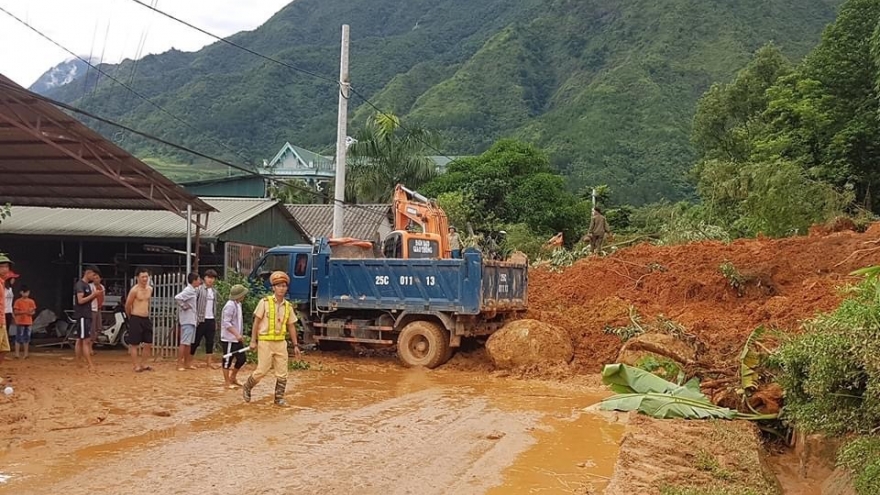 Tiếp tục sạt lở quốc lộ 32, chia cắt Lai Châu với Yên Bái và Sơn La