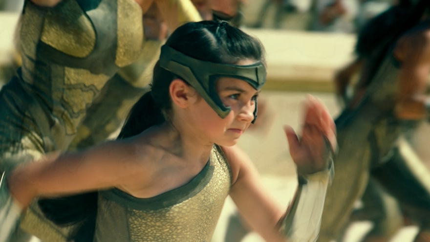 Wonder Woman 1984 tung trailer mới “gây sốt” với màn đối đầu của chị đại