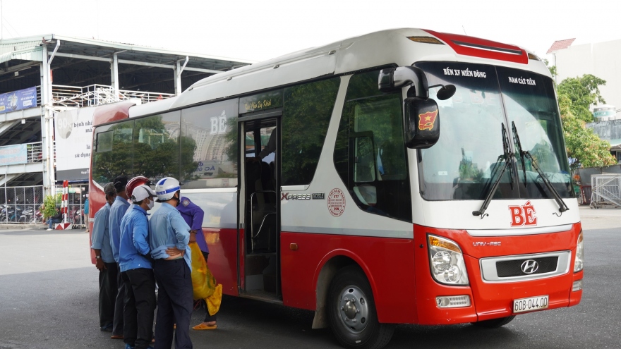 Ngày đầu hoạt động trở lại, 2 bến xe lớn nhất TPHCM vắng khách
