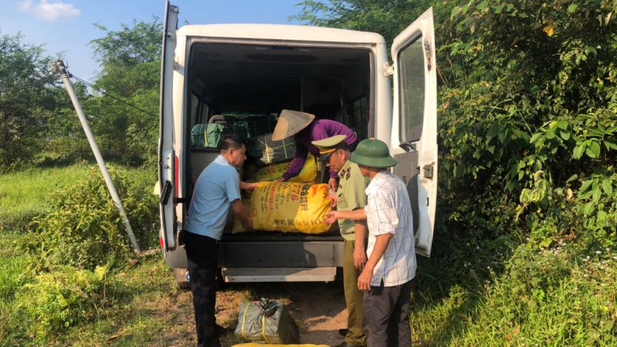 Quảng Ninh tiêu hủy 2 tấn chân gà, móng chân lợn nhập lậu