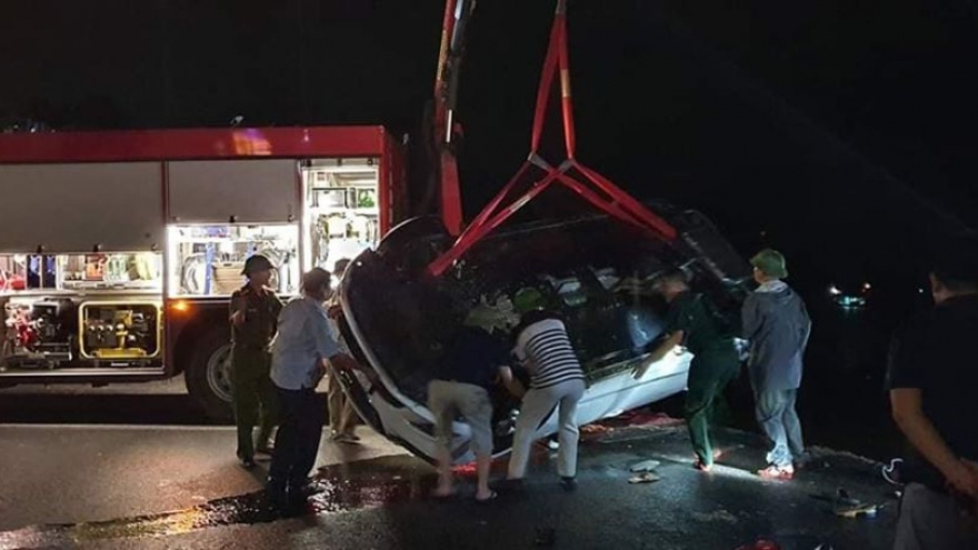 3 người tử vong trong vụ ôtô Mazda lao xuống biển Quảng Ninh