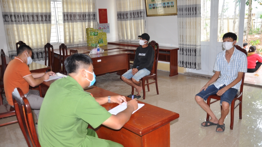 Triệt phá ổ bạc giữa đêm khuya, bắt giữ 15 đối tượng.tại Kiên Giang