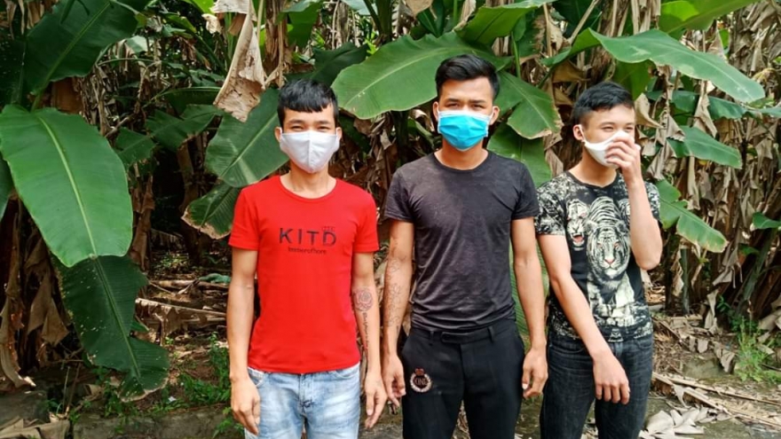 Lợi dụng đêm tối, lẻn vào ký túc xá trộm xe máy