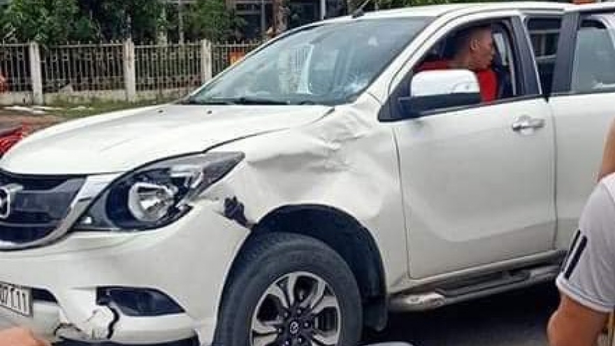 Khởi tố vụ xe bán tải vượt đèn đỏ đâm tử vong 1 phụ nữ tại Lào Cai