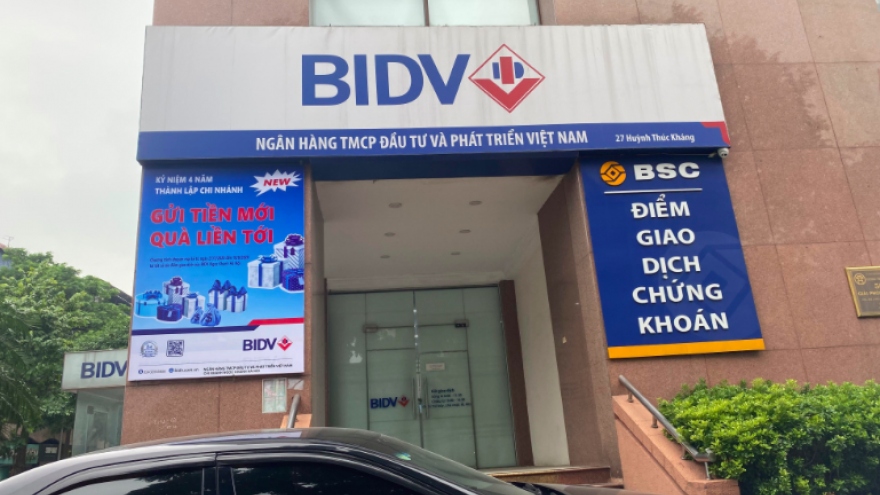 Vụ cướp ngân hàng BIDV: Nhóm cướp lấy 900 triệu, doạ ai cử động sẽ bắn