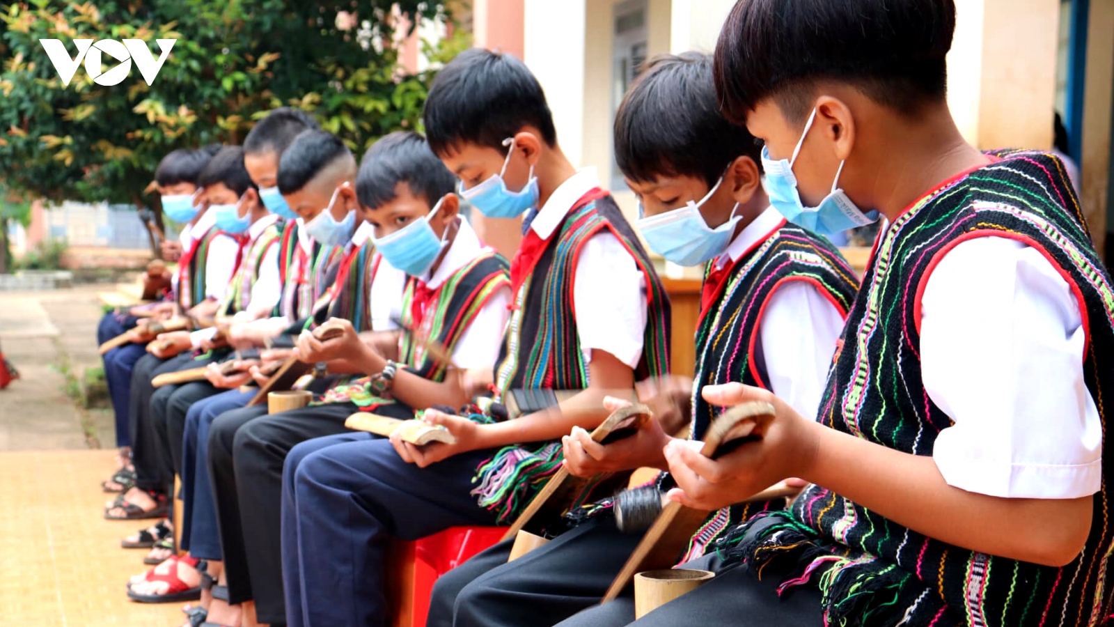 Nâng cao năng lực cho các lớp truyền dạy đánh chiêng
