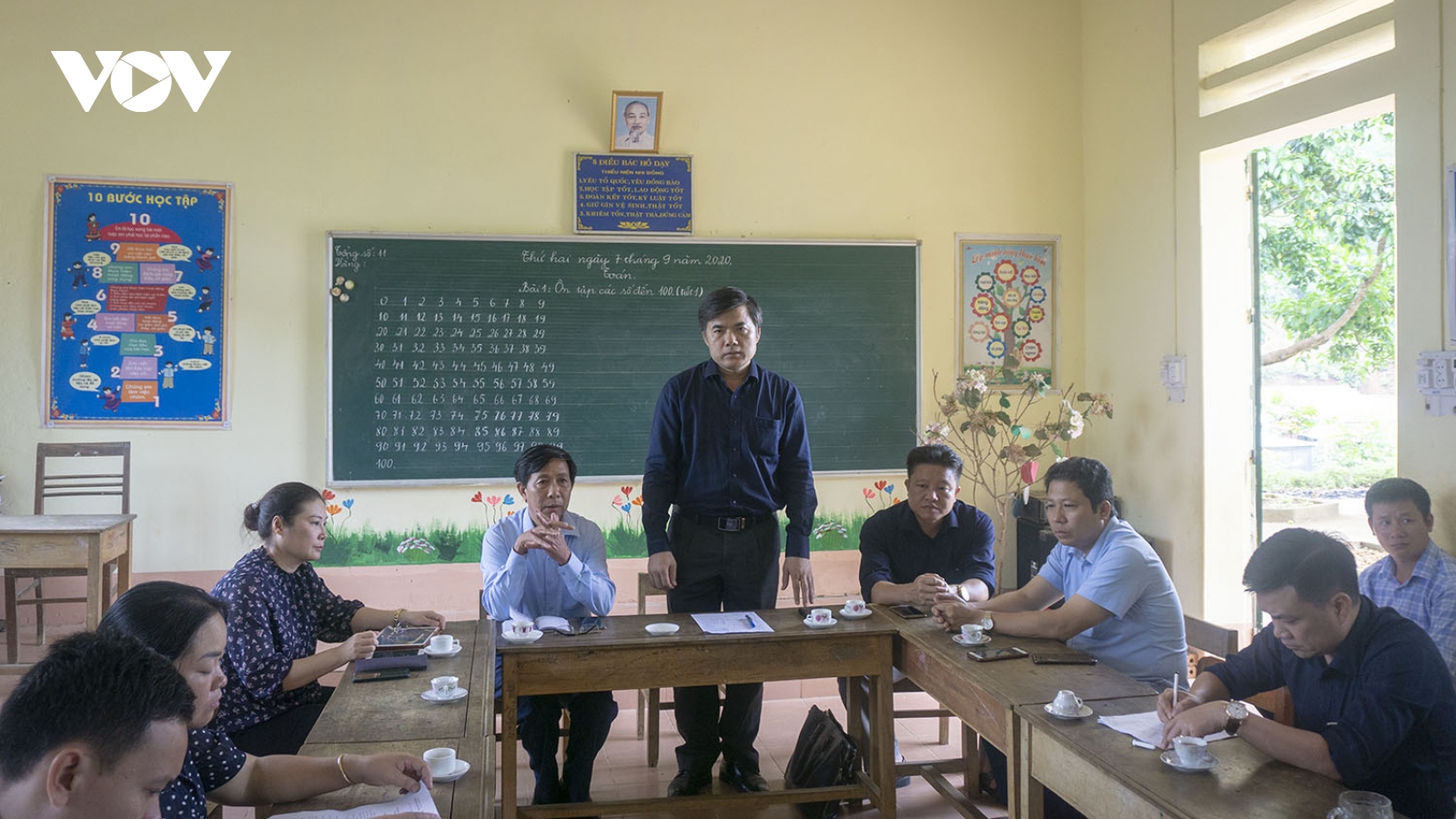 Đoàn công tác Bộ GD-ĐT kiểm tra hiện trường vụ sập cổng trường ở Lào Cai