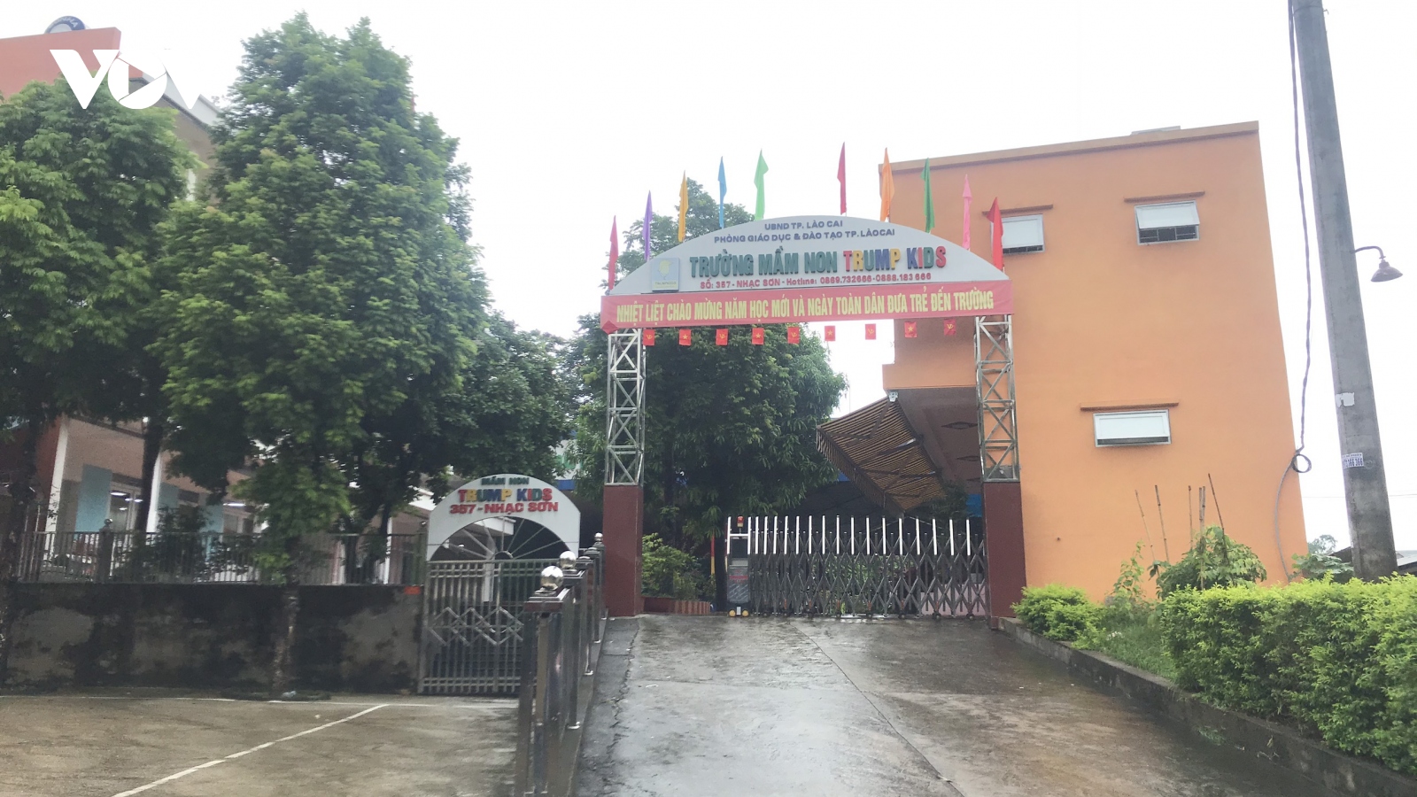 Vụ việc người bố đánh bé gái 2 tuổi giành đồ chơi với con gái ở Lào Cai