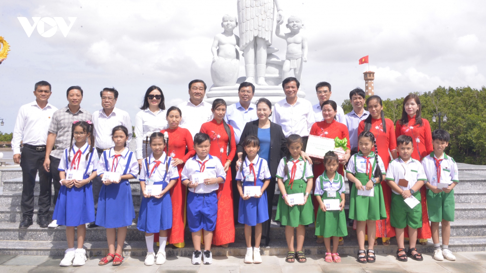 Chủ tịch Quốc hội Nguyễn Thị Kim Ngân thăm và làm việc tại tỉnh Cà Mau