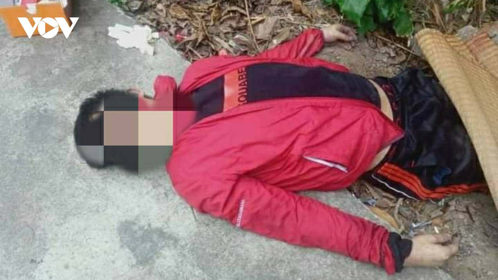 Nam thanh niên tử vong bên lề đường, nghi do sốc ma túy