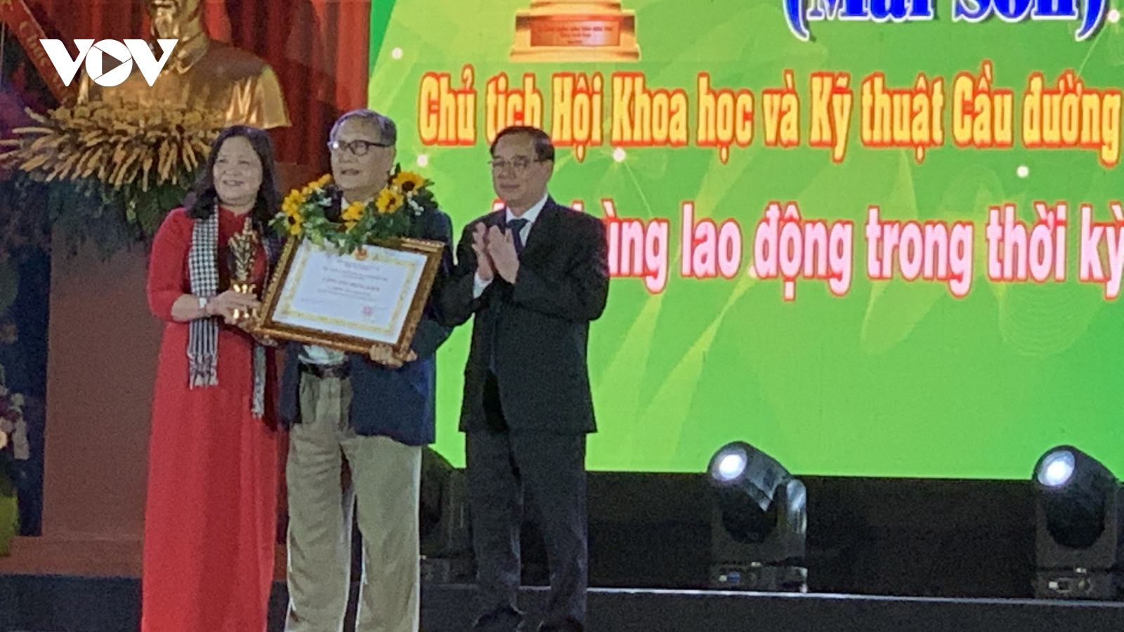 Kỷ niệm 61 năm Ngày Bến Tre Đồng Khởi và tôn vinh các danh hiệu “Công dân Đồng Khởi”