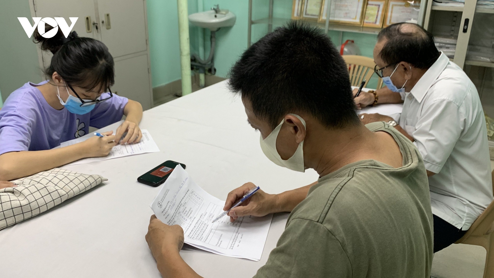 TP.HCM: Truy vết, cách ly 4 người tiếp xúc du học sinh mắc Covid-19