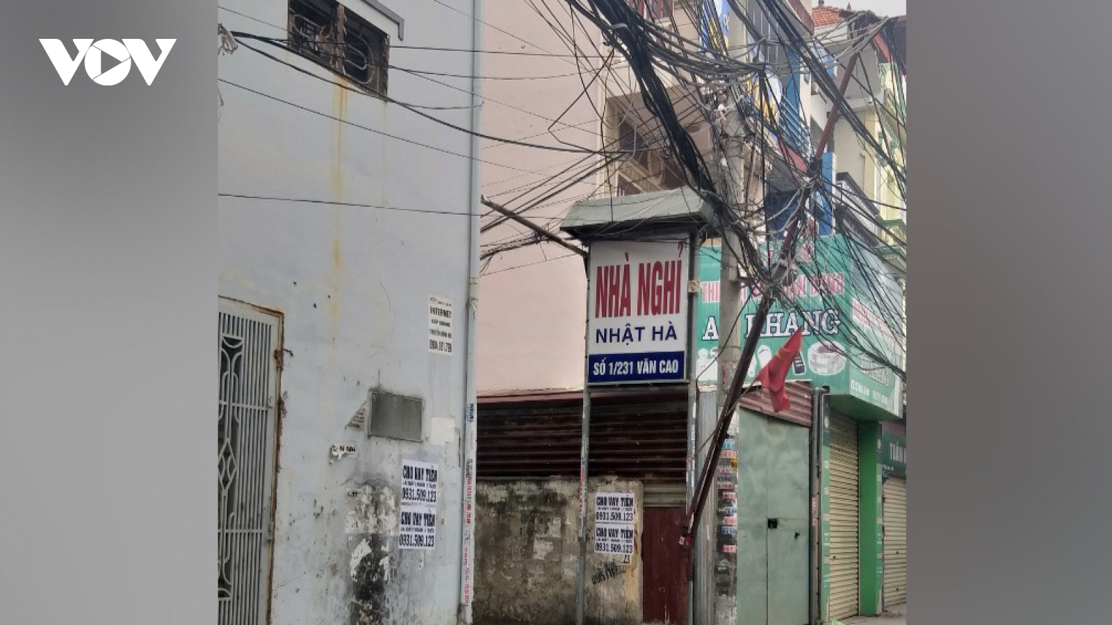 Phá tụ điểm mại dâm, bắt quả tang 4 đôi nam nữ mua dâm