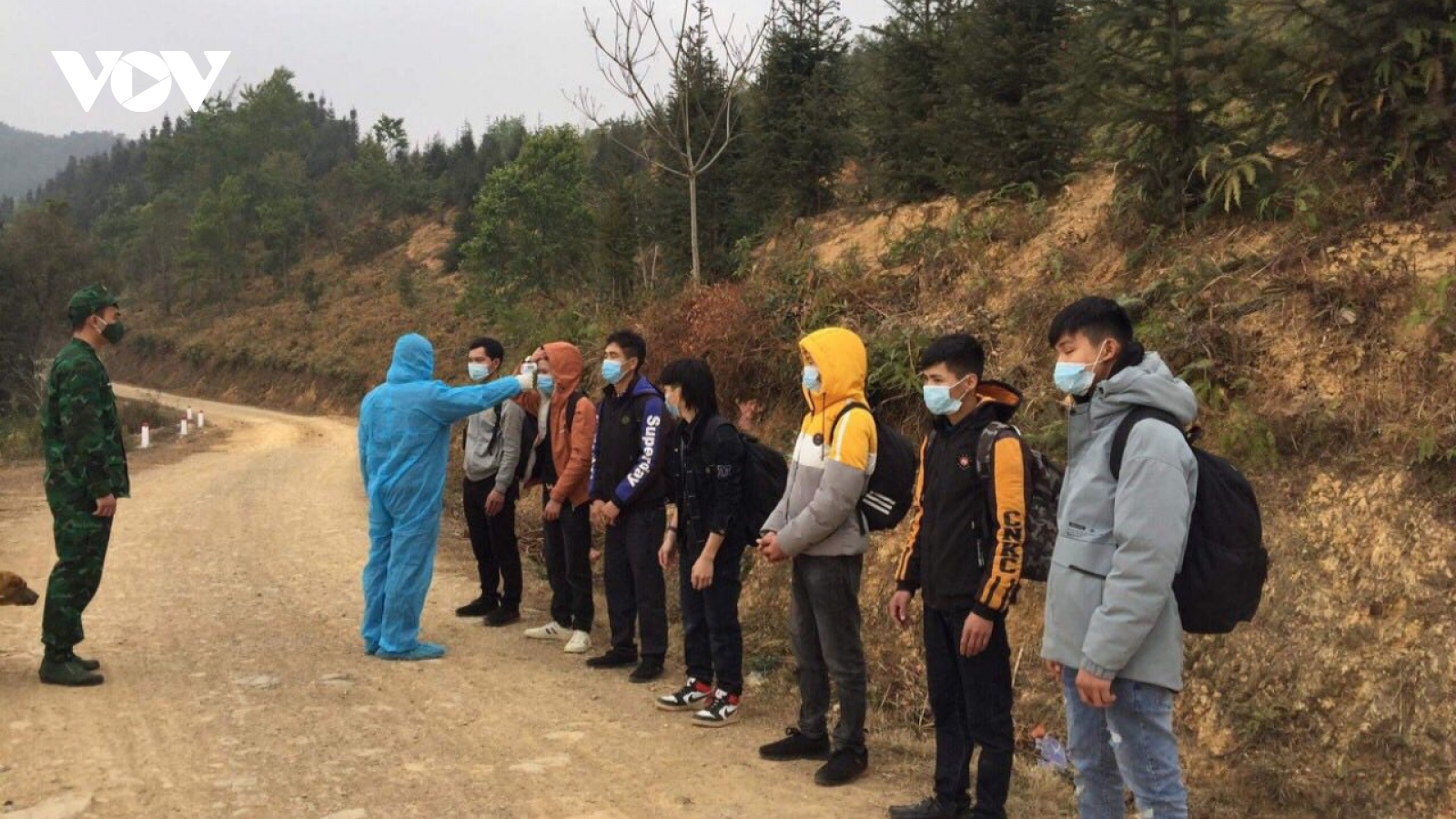 Bắt 7 người nhập cảnh trái phép từ Trung Quốc