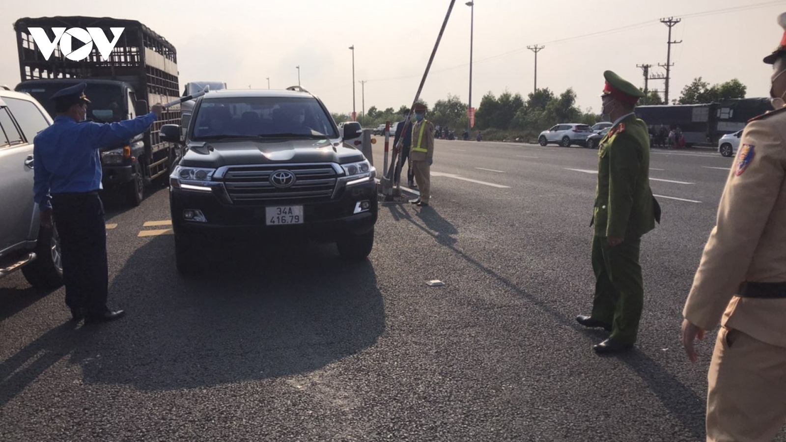 Kiểm soát nghiêm người ra vào Quảng Ninh từ 0 giờ 16/2