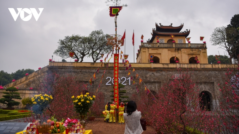 Thang Long relic site sees reenactment of traditional Tet rituals