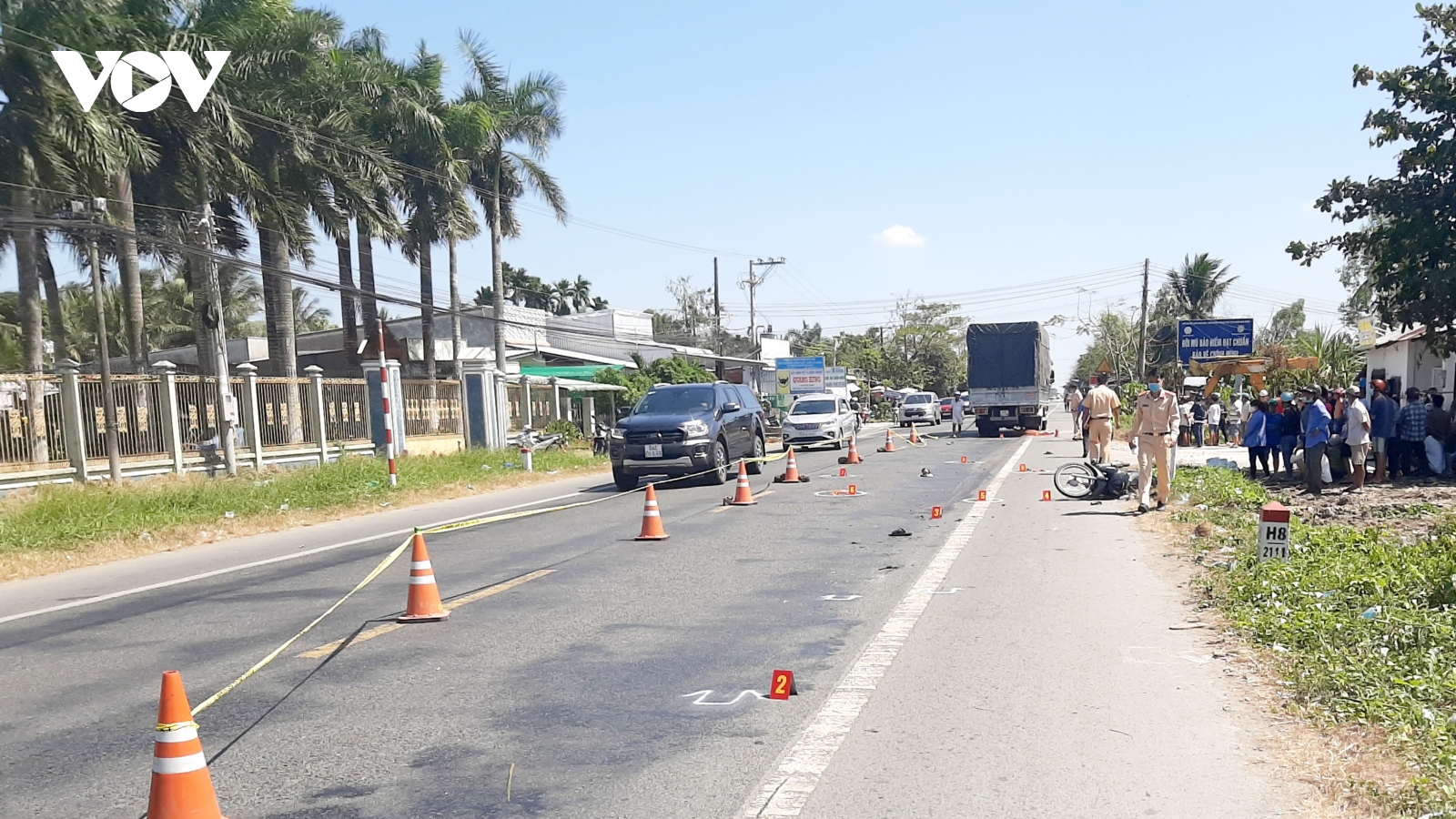 Xe máy đấu đầu xe tải ở Sóc Trăng làm một người tử vong