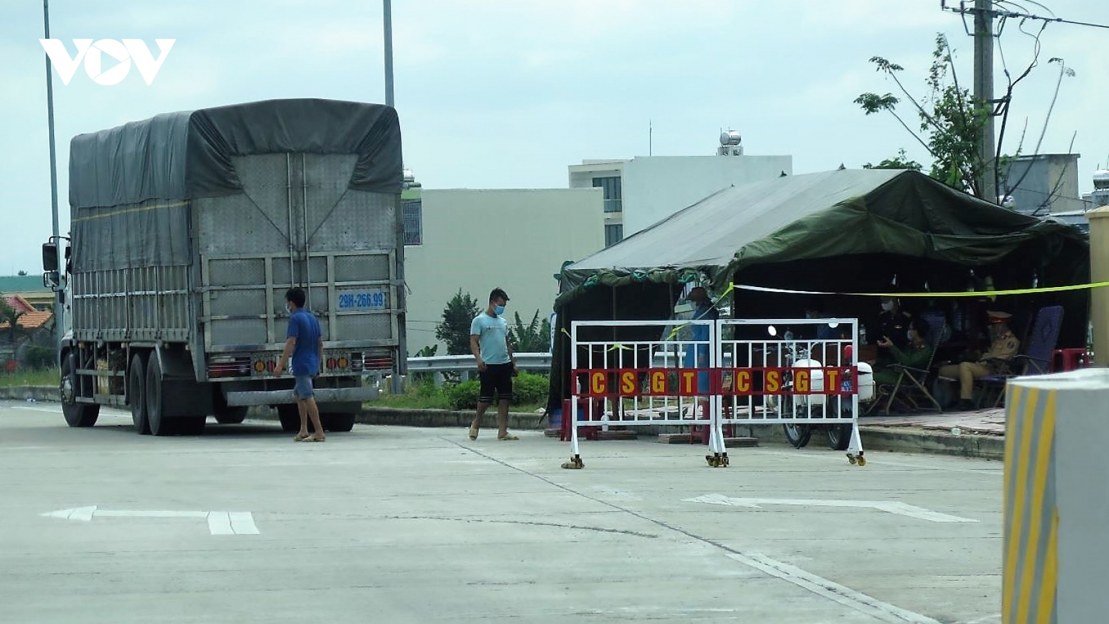 Tạm dừng tất cả chốt kiểm dịch ở Quảng Ngãi