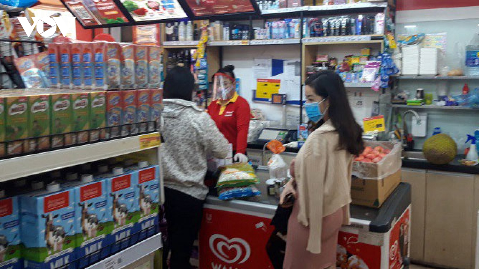 Cửa hàng tiện lợi, kênh phân phối hiệu quả trong mùa dịch