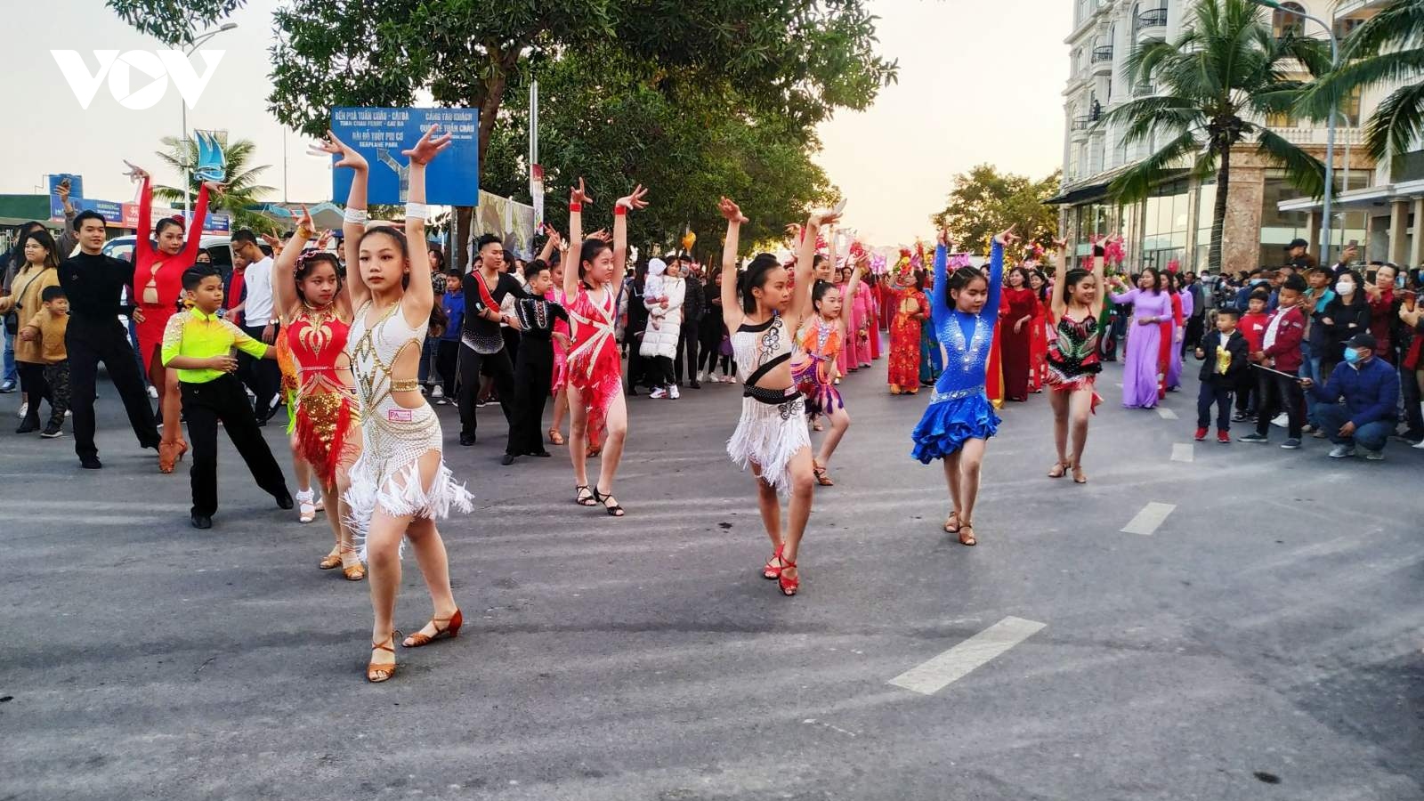 Du lịch Quảng Ninh sôi động với nhiều trải nghiệm mới dịp 30/4 - 1/5