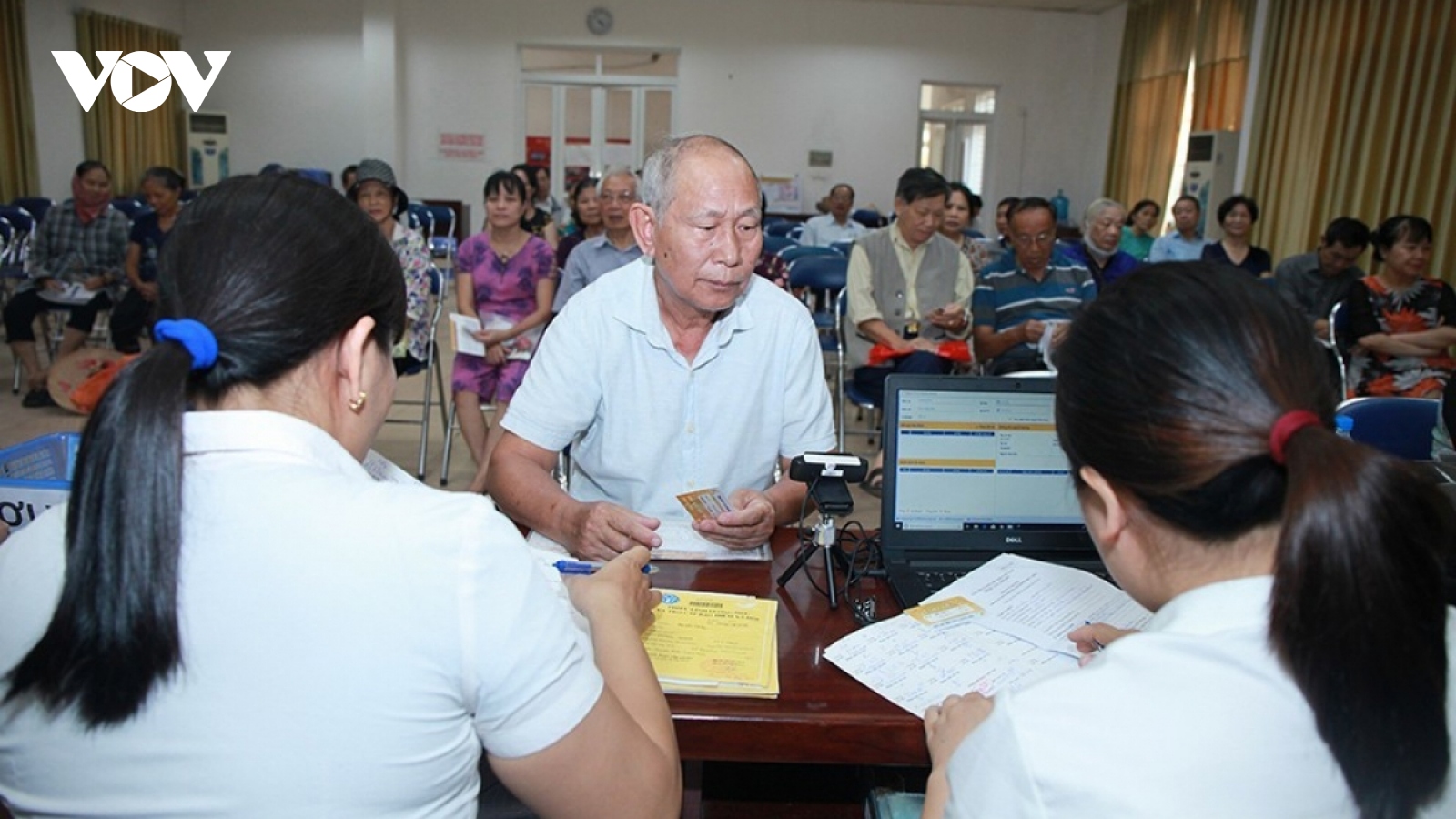 Giảm số năm đóng BHXH để hưởng lương hưu: Cần tính toán để có mức hưởng phù hợp