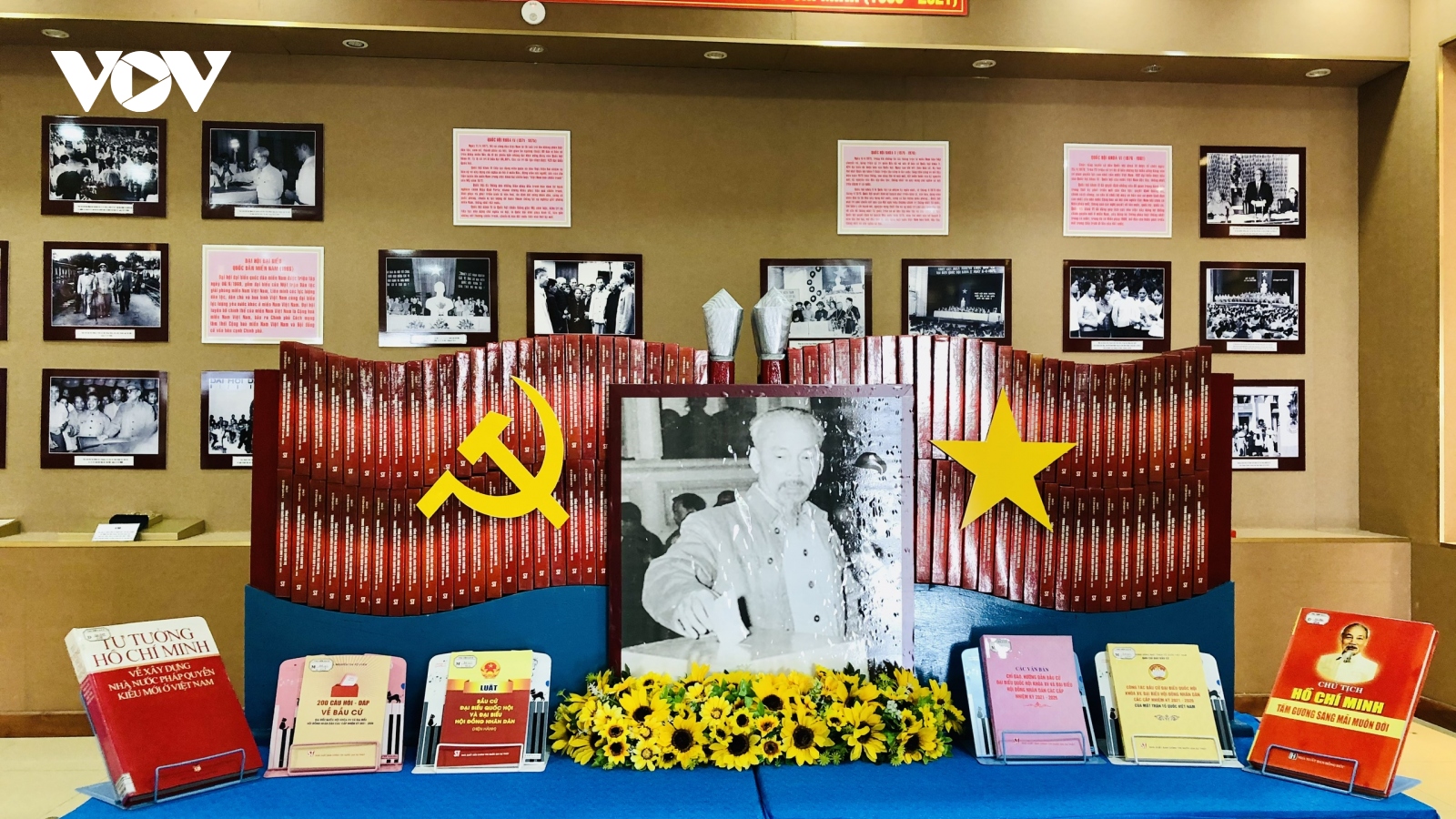Triển lãm “Chủ tịch Hồ Chí Minh với các kỳ bầu cử Quốc hội và Hội đồng nhân dân các cấp”