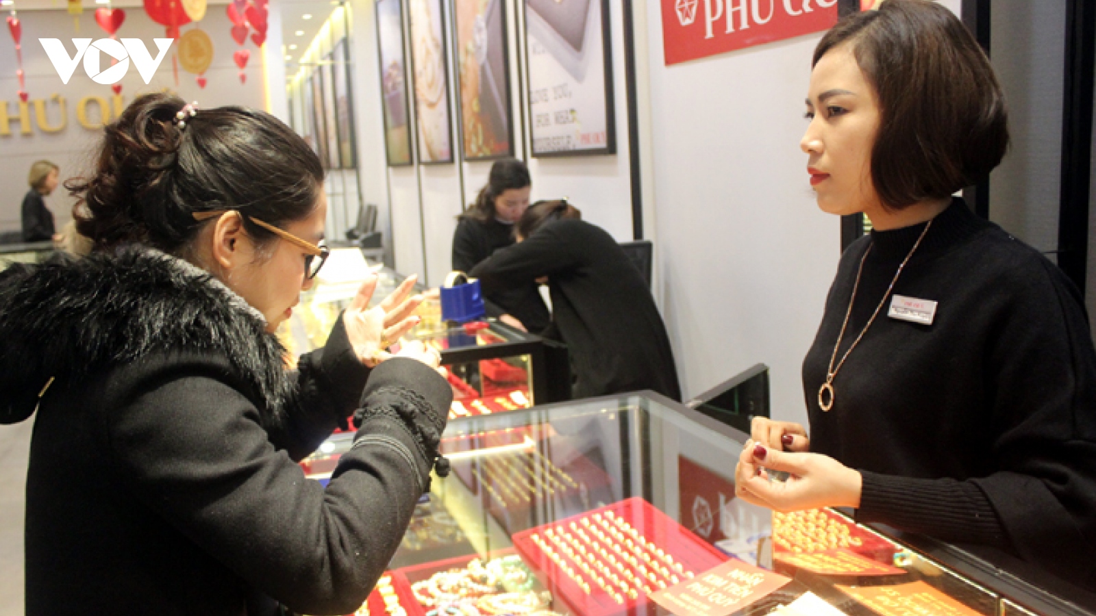 Giá vàng trong nước và thế giới cùng tăng mạnh