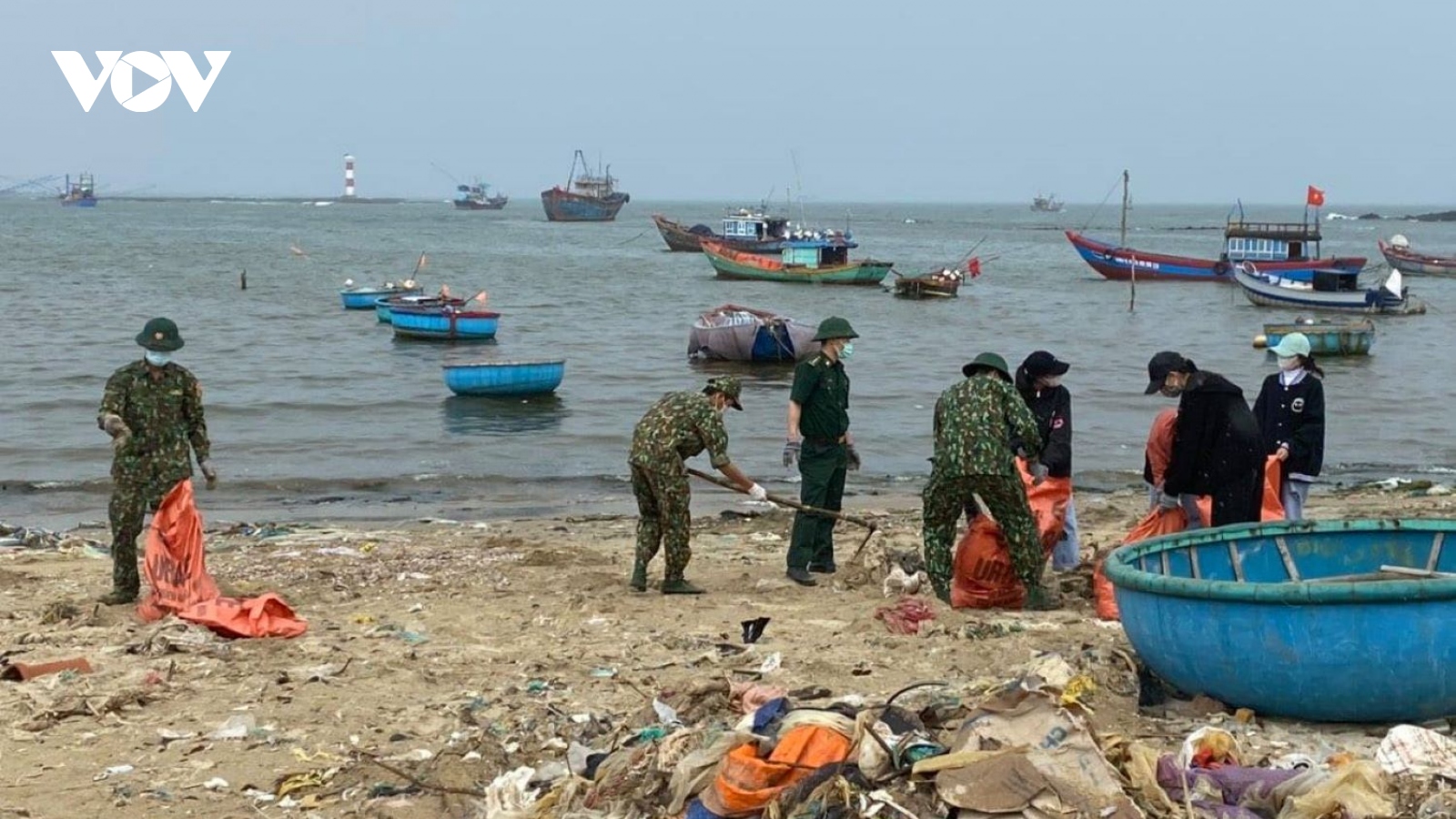 “Thêm một người nhặt rác, bớt đi một người xả rác”