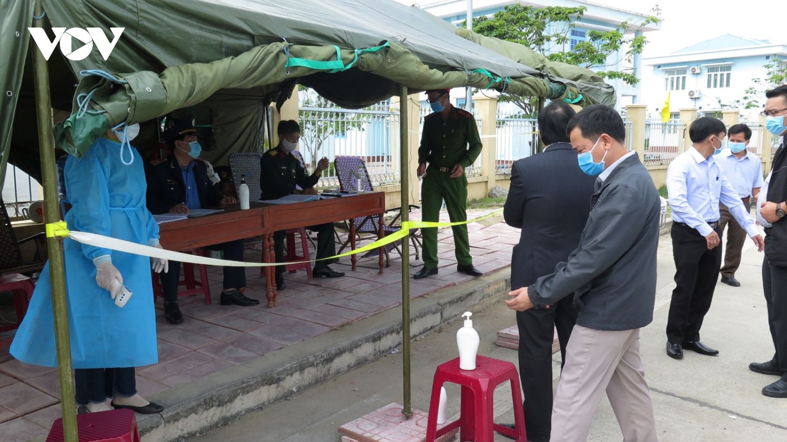 Quảng Ngãi cách ly một trường hợp F1 liên quan bệnh nhân mắc covid-19 ở Hà Nam