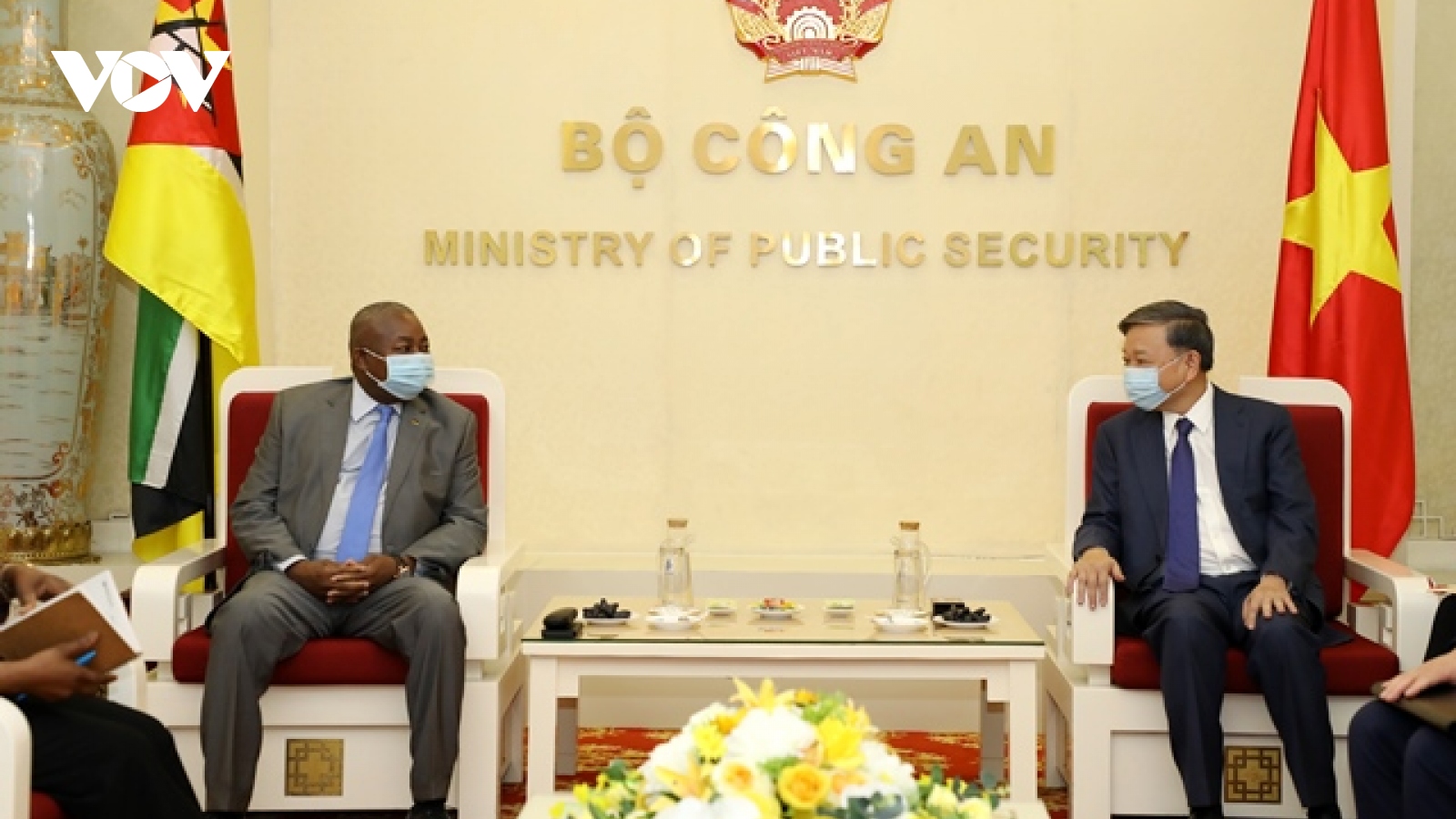 Bộ trưởng Bộ Công an tiếp Đại sứ Mozambique tại Việt Nam